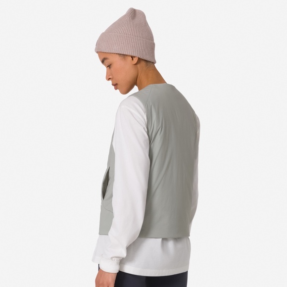 BNWT Rapha insulated vest, size M - Picture 3 of 9